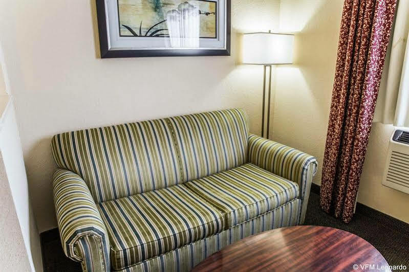 Best Western Shallotte / Ocean Isle Beach Hotel Экстерьер фото